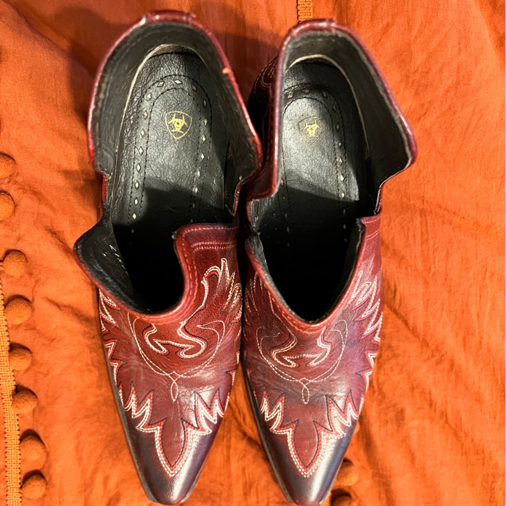 Ariat Women’s Red Dixon Western bootie with snip toe. Worn twice.